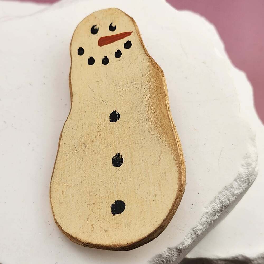Vintage 90s Wood Snowman Brooch Primitive Painted Folk Art Christmas Pin